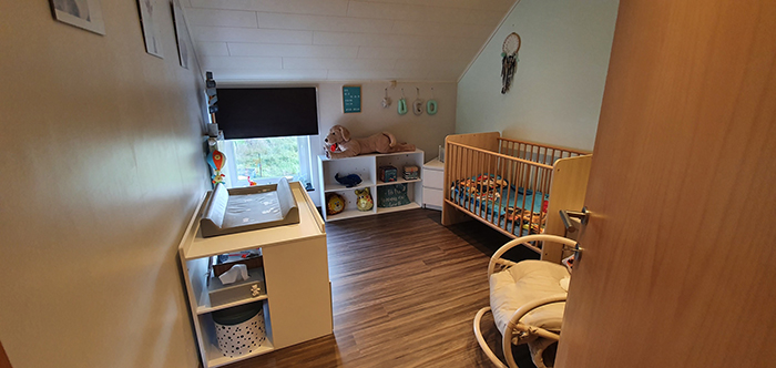 Une photo de la chambre secondaire